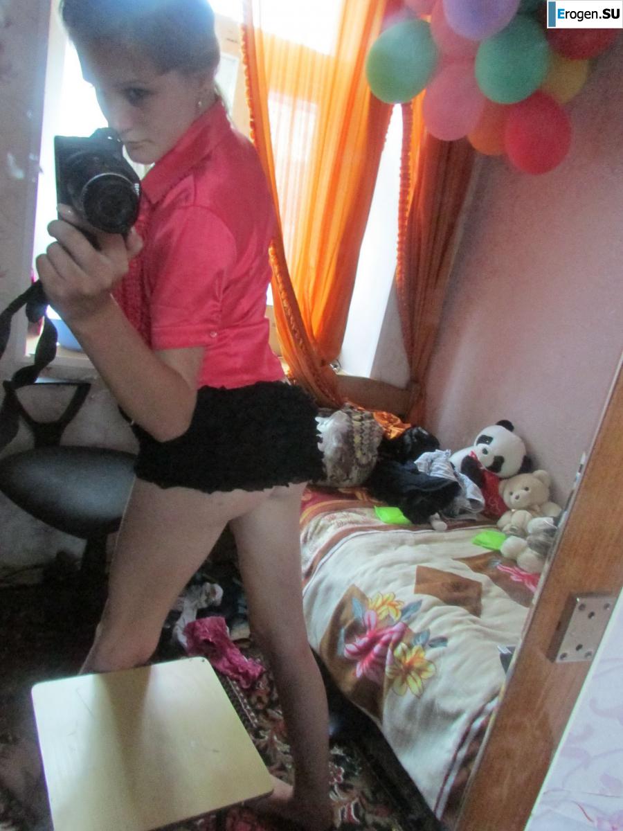 Девочка любит фотографировать свою киску. Часть 2. Фото 56
