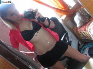 Девочка любит фотографировать свою киску. Часть 2. Эскиз 32