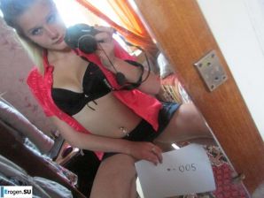 Девочка любит фотографировать свою киску. Часть 2. Эскиз 41