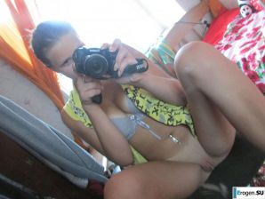 Девочка любит фотографировать свою киску. Часть 2. Эскиз 47