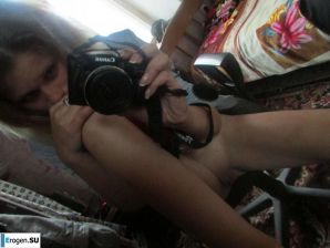 Девочка любит фотографировать свою киску. Часть 2. Эскиз 54