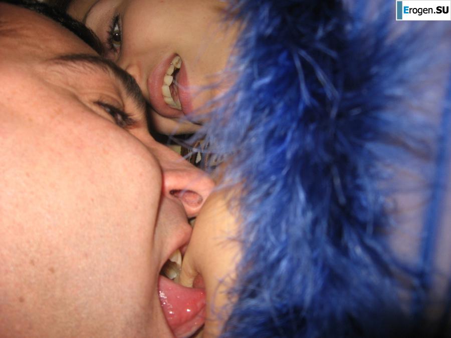 Intimate dinner on the floor. Photo 4