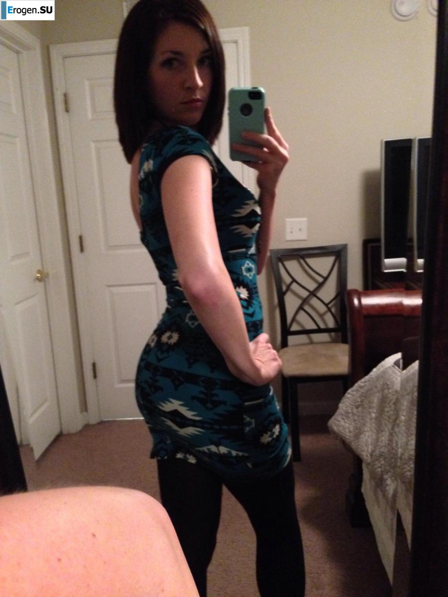 The cheerful young lady makes her selfie. Photo 25