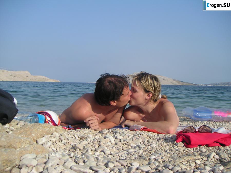 Couple on vacation. Photo 23