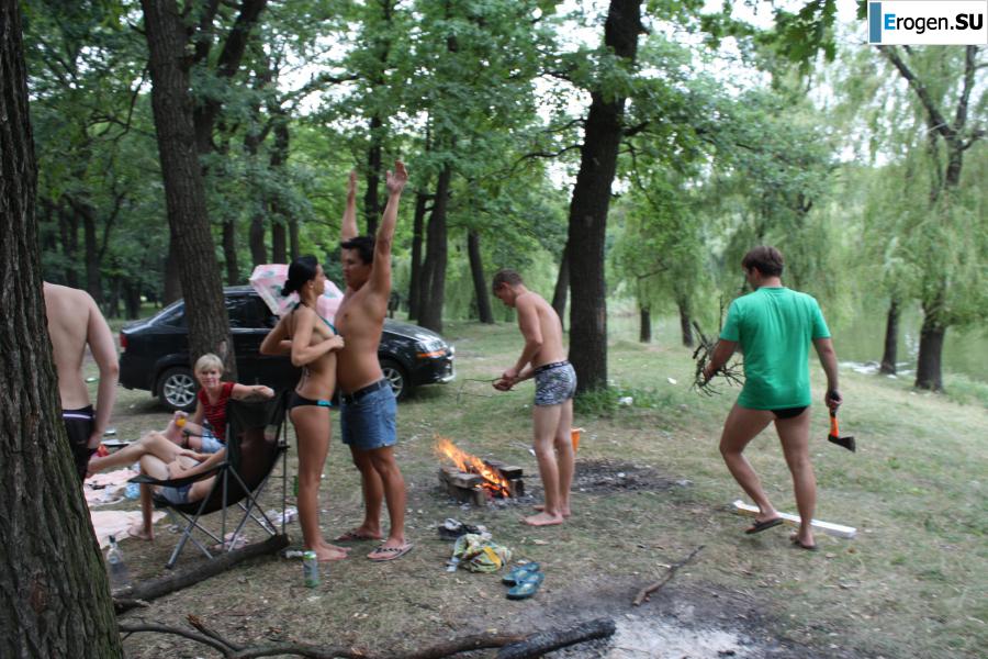 Girls walk, men walk. Photo 38