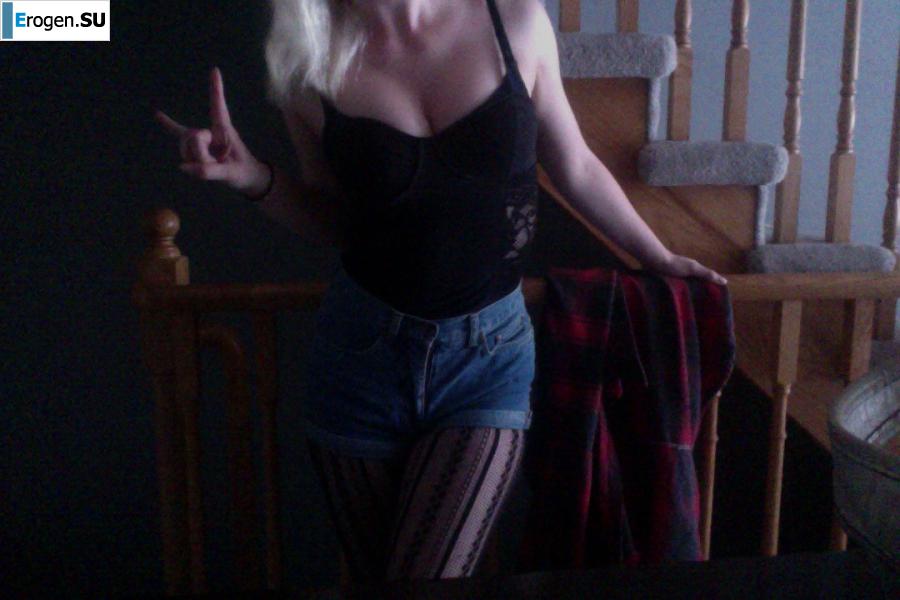 Posing and having fun. Photo 11