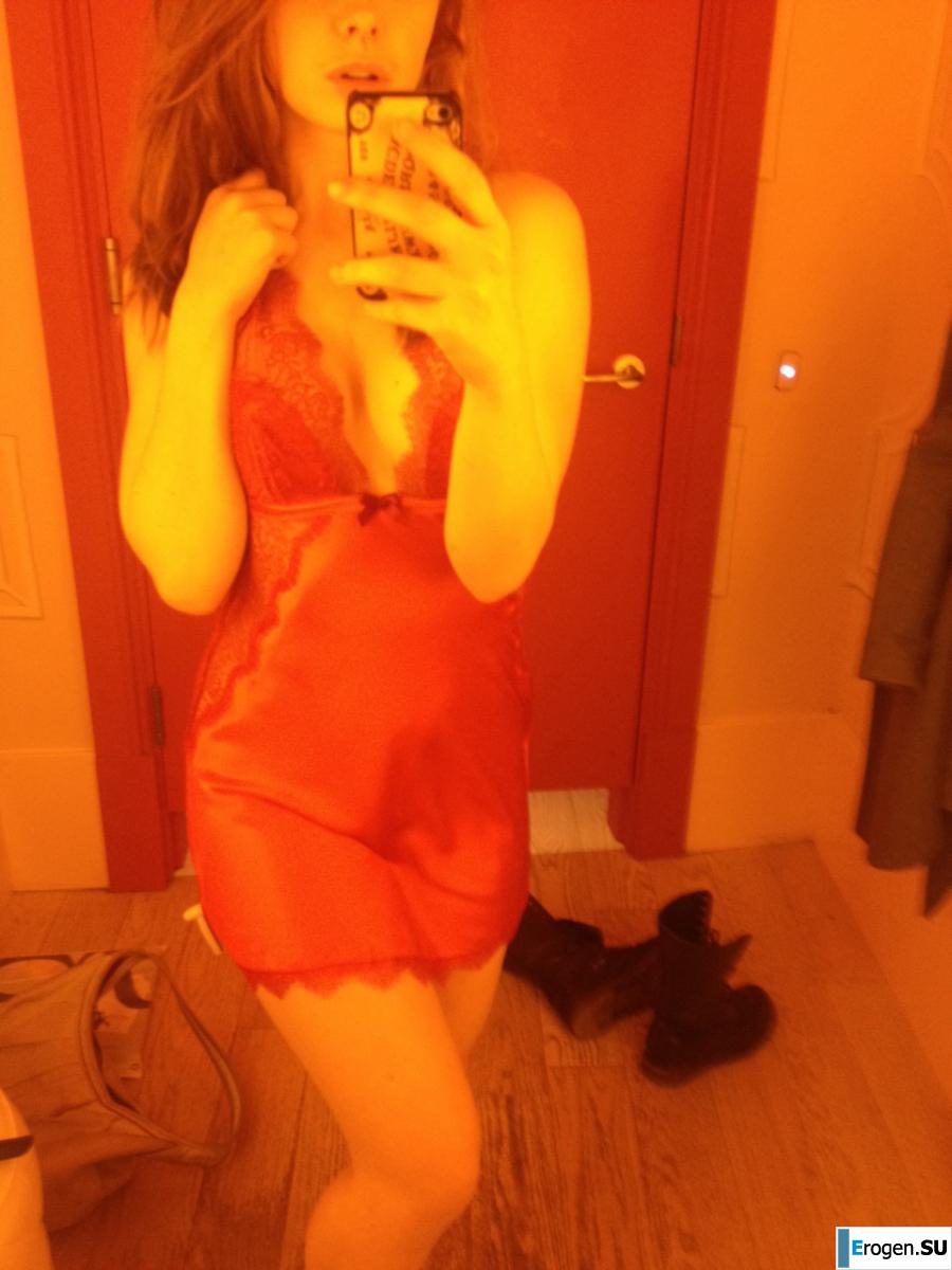 Posing and having fun. Photo 42