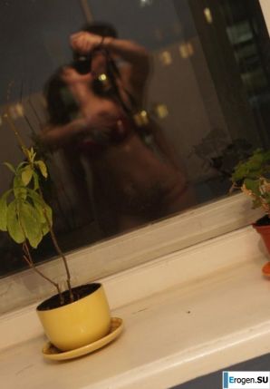 SHADES OF RED. Thumb 11