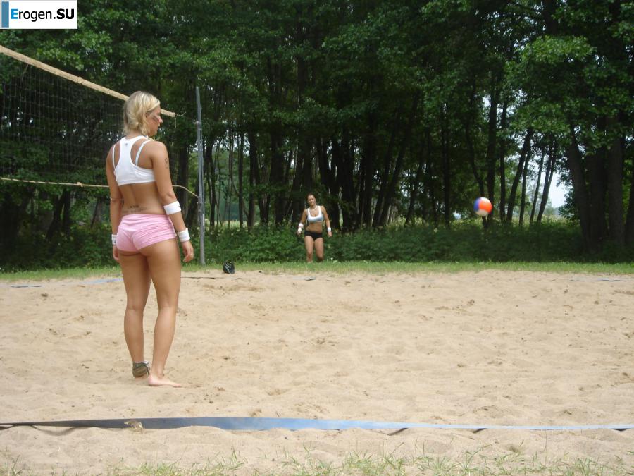 Hot Norwegian album. Photo 20