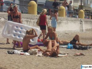 Hot Norwegian album. Thumb 2