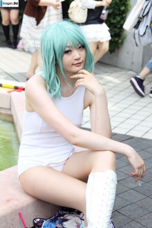 Girls on Halloween. Thumb 1