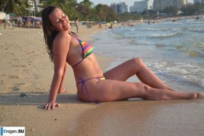 three men for a girl. Thumb 35