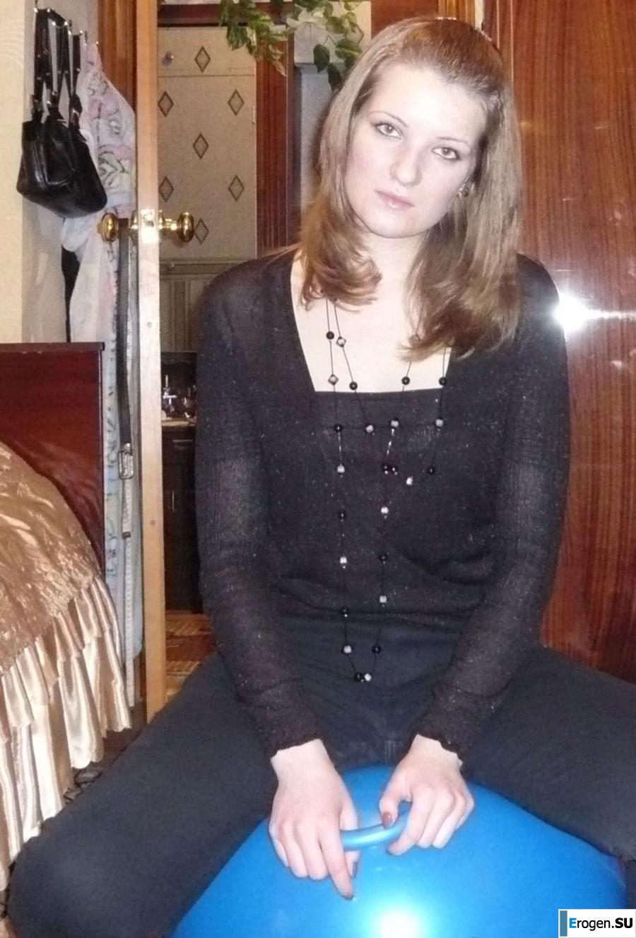 Few feminine charms . Photo 8