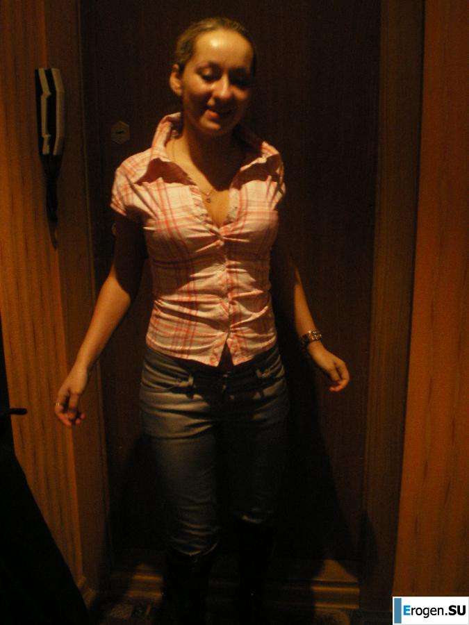 We're fooling around with girlfriends. Photo 33