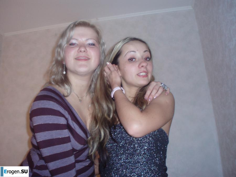 We're fooling around with girlfriends. Photo 38