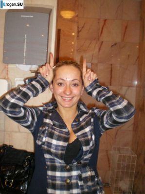 We're fooling around with girlfriends. Thumb 15