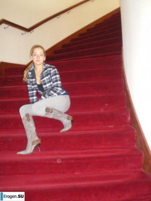 We're fooling around with girlfriends. Thumb 17