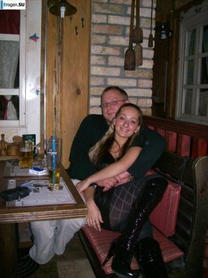 We're fooling around with girlfriends. Thumb 40