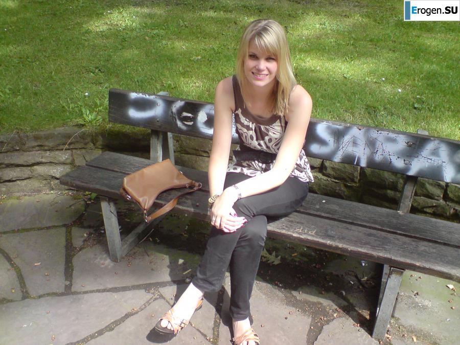 A young couple fooling around. Photo 41