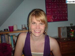 A young couple fooling around. Thumb 13