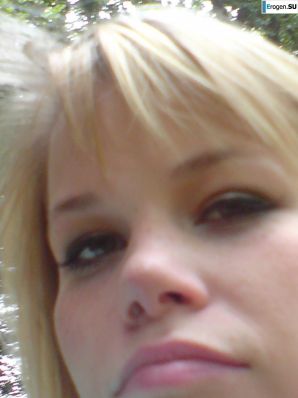 A young couple fooling around. Thumb 36