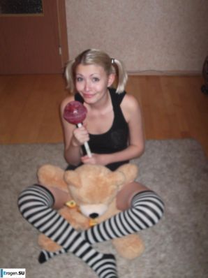 Let's pose a bit. Thumb 9