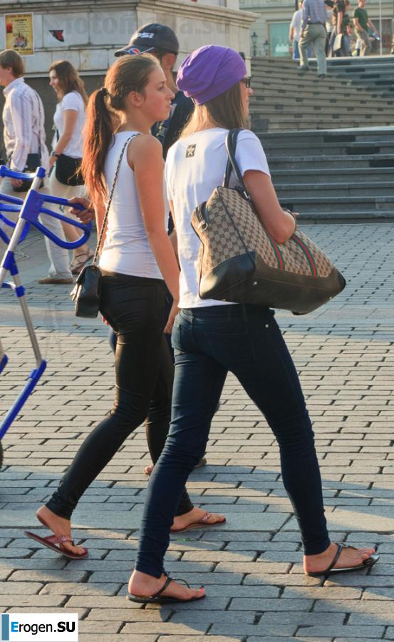 Girls in Super Stretch Jeans. Photo 50