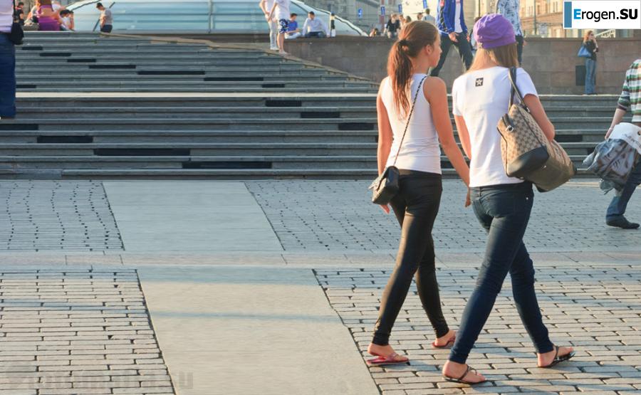 Girls in Super Stretch Jeans. Photo 52