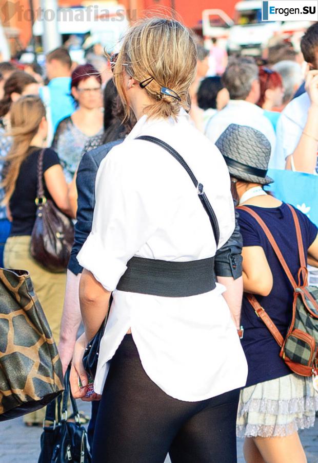 Girls in Super Stretch Jeans. Photo 7