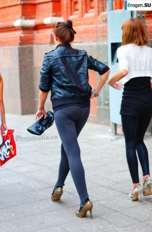 Девушки в джинсах суперстретч. Эскиз 4