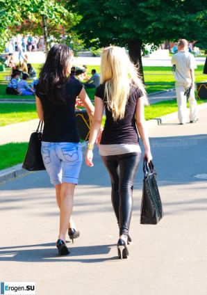 Девушки в лосинах. Эскиз 11