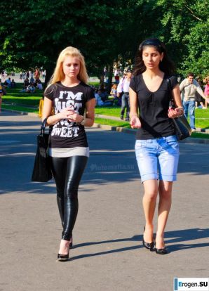 Девушки в лосинах. Эскиз 12