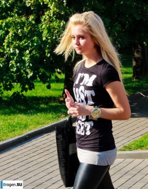 Девушки в лосинах. Эскиз 14