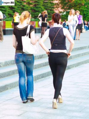 Девушки в лосинах. Эскиз 28