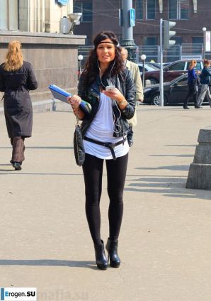 Девушки в лосинах. Эскиз 38