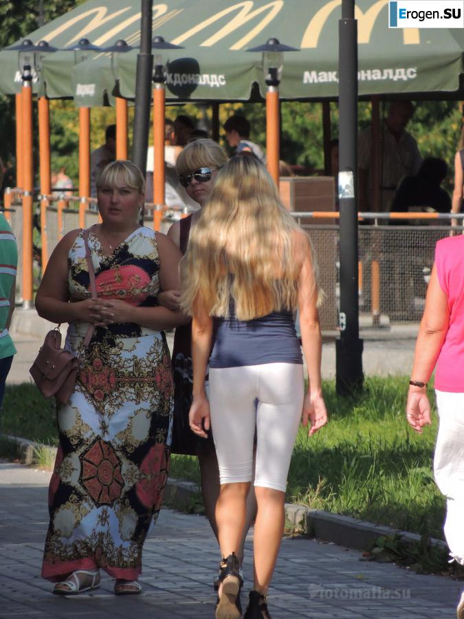 Some more girls in leggings. Photo 18