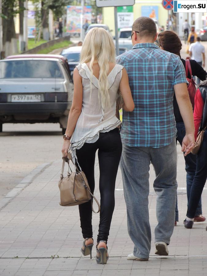 Some more girls in leggings. Photo 26