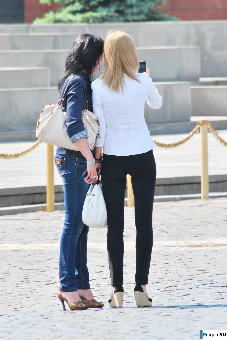 Some more girls in leggings. Photo 4