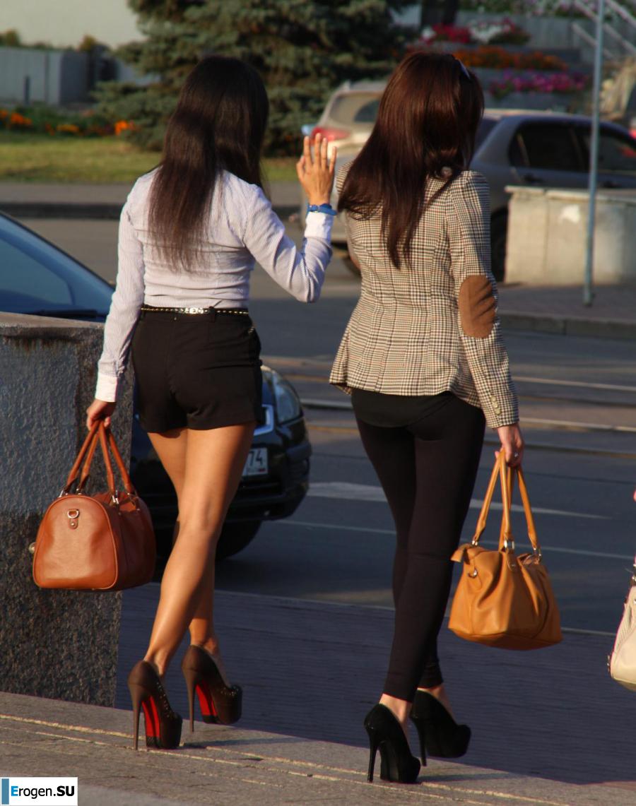 Some more girls in leggings. Photo 50