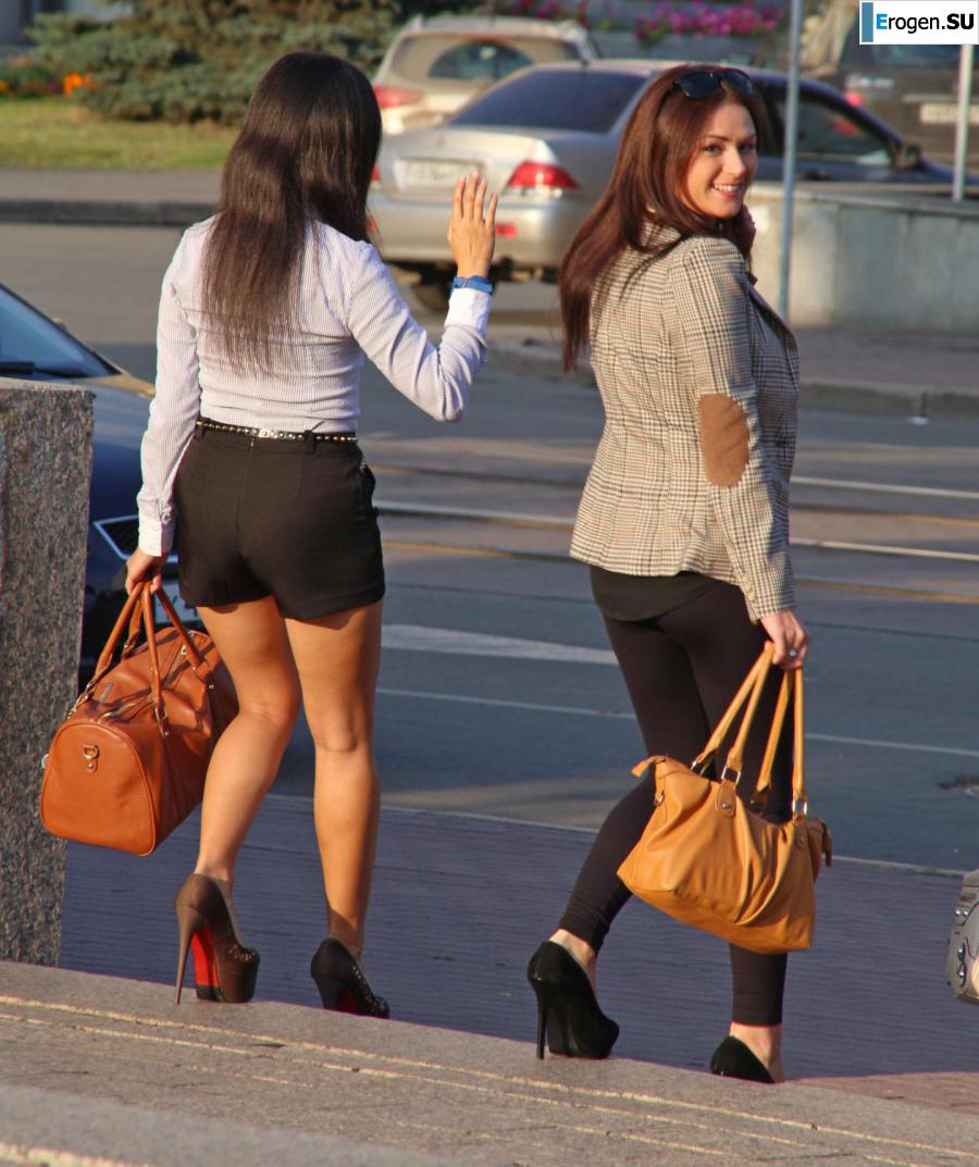 Some more girls in leggings. Photo 51