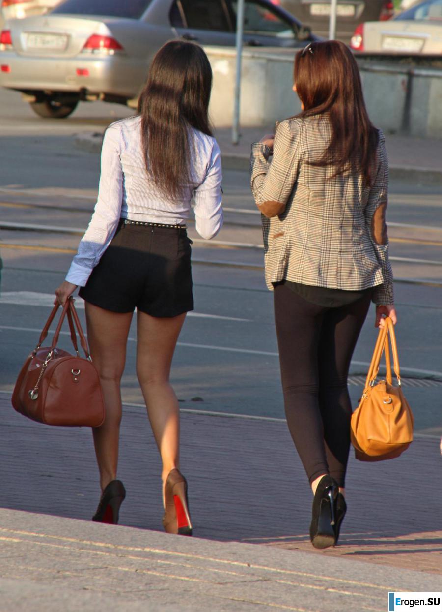 Some more girls in leggings. Photo 53