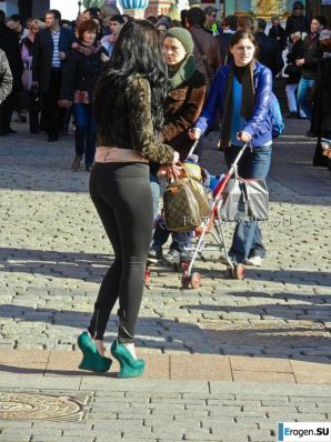 Some more girls in leggings. Thumb 29