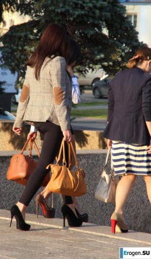 Some more girls in leggings. Thumb 46