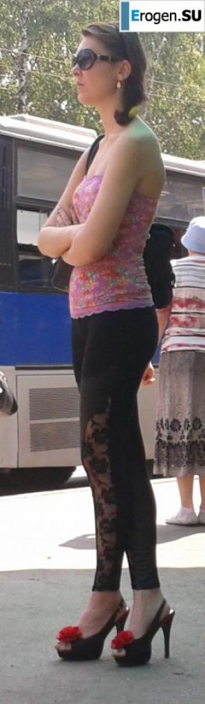 Some more girls in leggings. Thumb 7