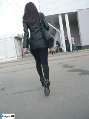 Девушки во всем самом обтягивающем. Эскиз 10