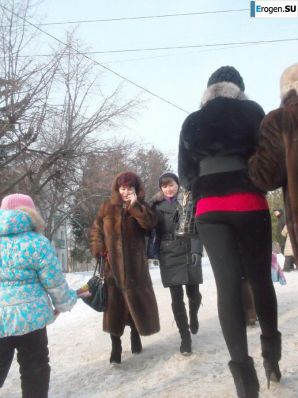 Девушки во всем самом обтягивающем. Эскиз 15