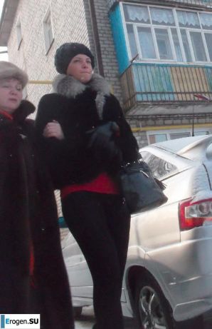 Девушки во всем самом обтягивающем. Эскиз 19