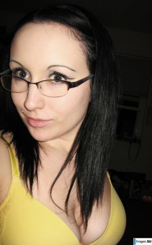 Young with a camera. Thumb 5