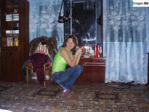 Oksana and the carpet. Thumb 26