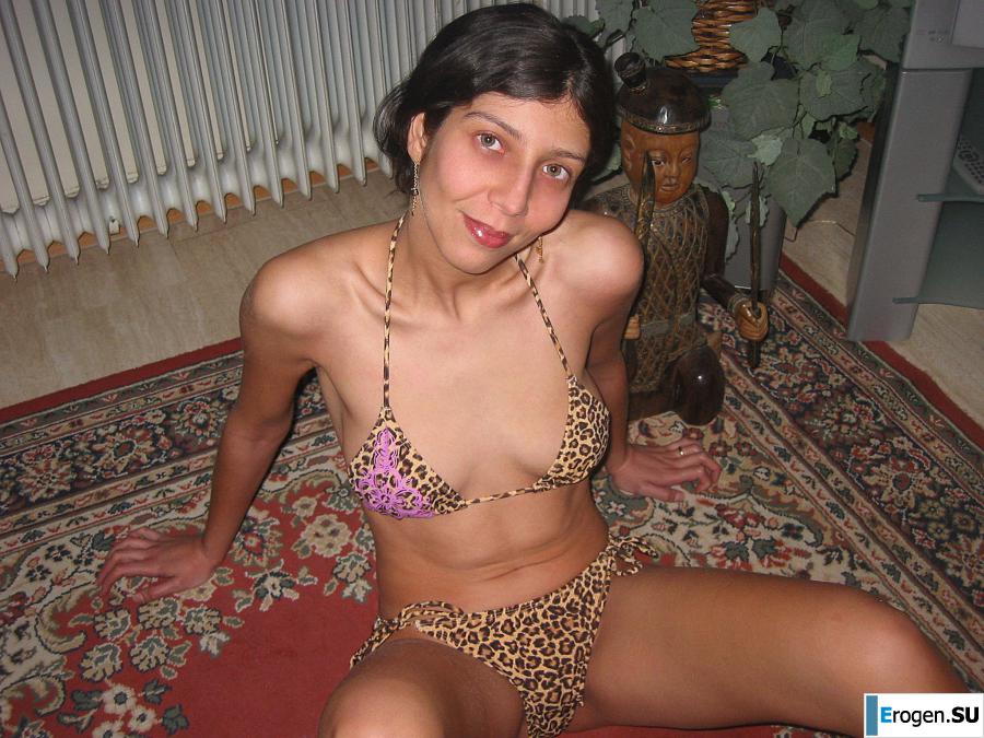 Modestly posing. Photo 7